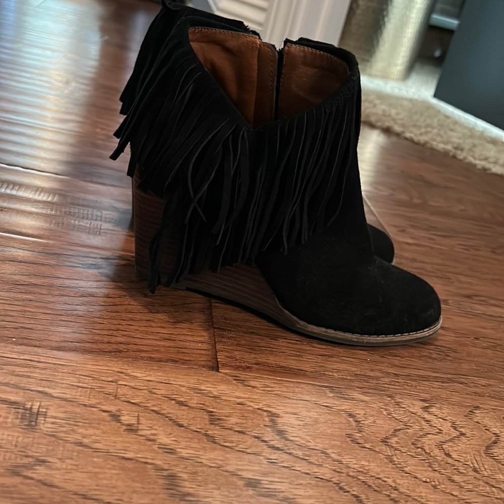Lucky Brand. Fringe booties.
